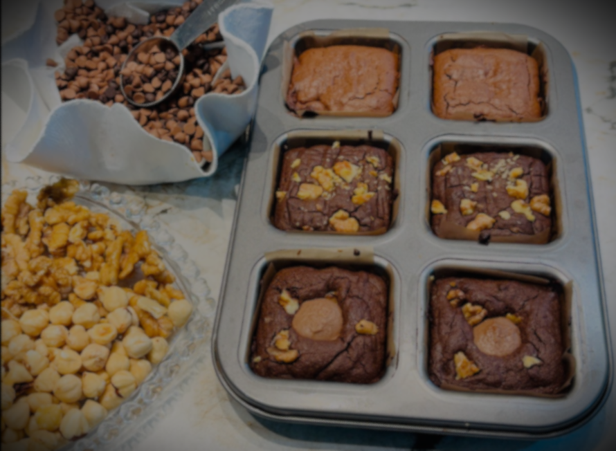Grain Crumbs brownie tray with walnuts, hazelnuts and chocolate chips